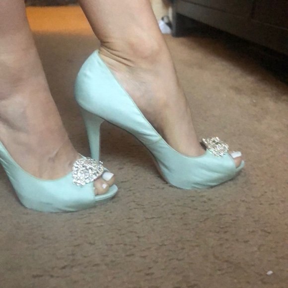 Badgley Mischka heels! - Picture 2 of 11